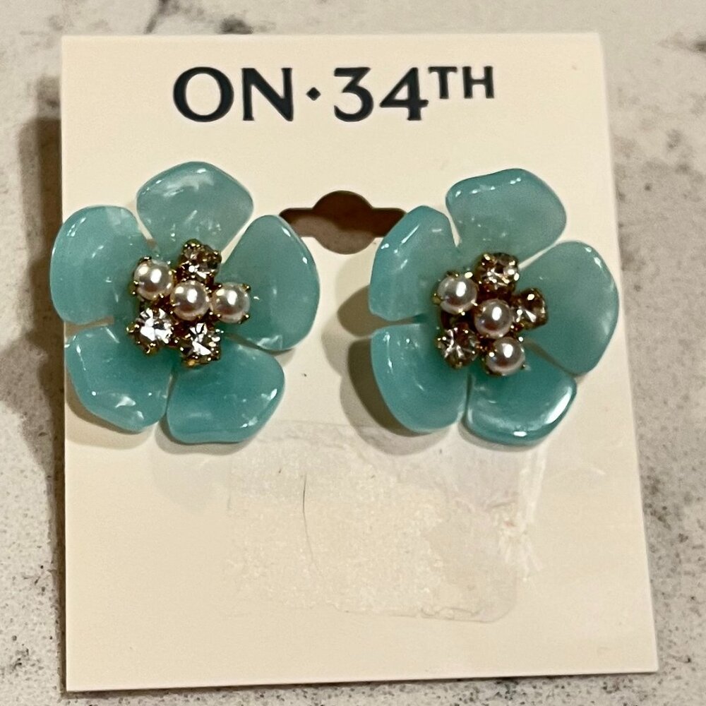 NWT *On 34th* Vintage Blue/Green Flower Stud Earrings | Pearl & Sparkle Center - Picture 5 of 8